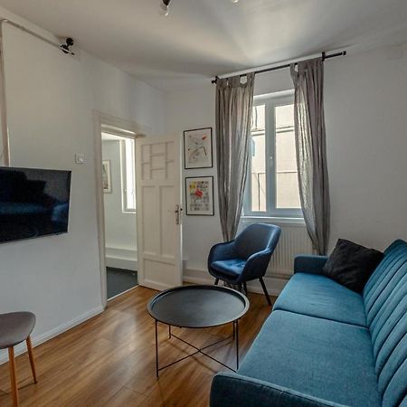 First Hostel Bucur 21 بوخارست المظهر الخارجي الصورة