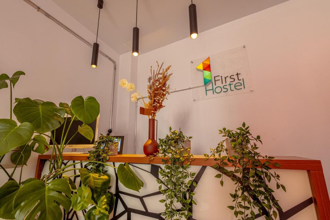 First Hostel Bucur 21 بوخارست المظهر الخارجي الصورة