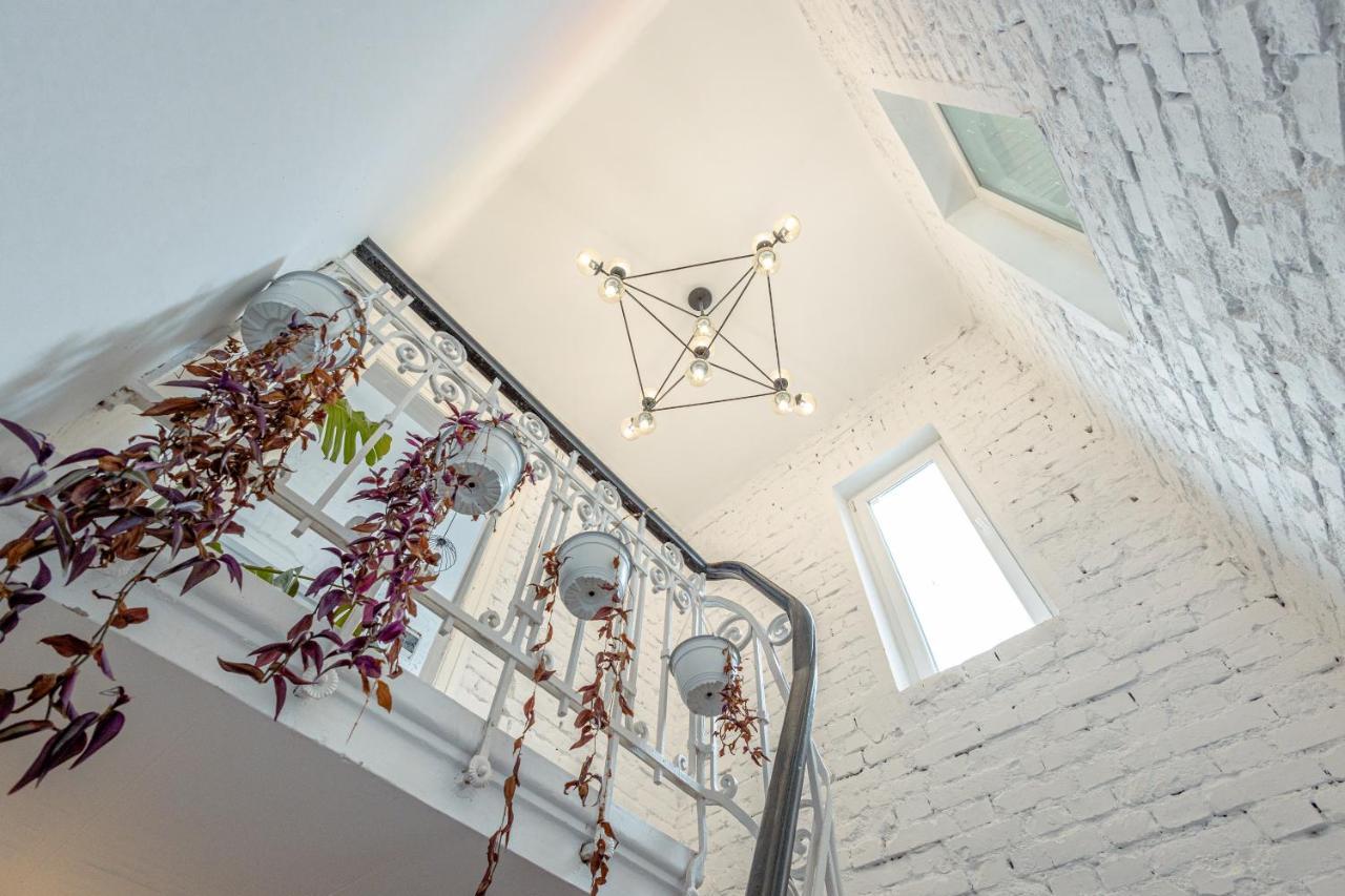 First Hostel Bucur 21 بوخارست المظهر الخارجي الصورة