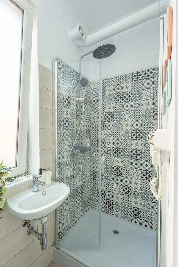 First Hostel Bucur 21 بوخارست المظهر الخارجي الصورة