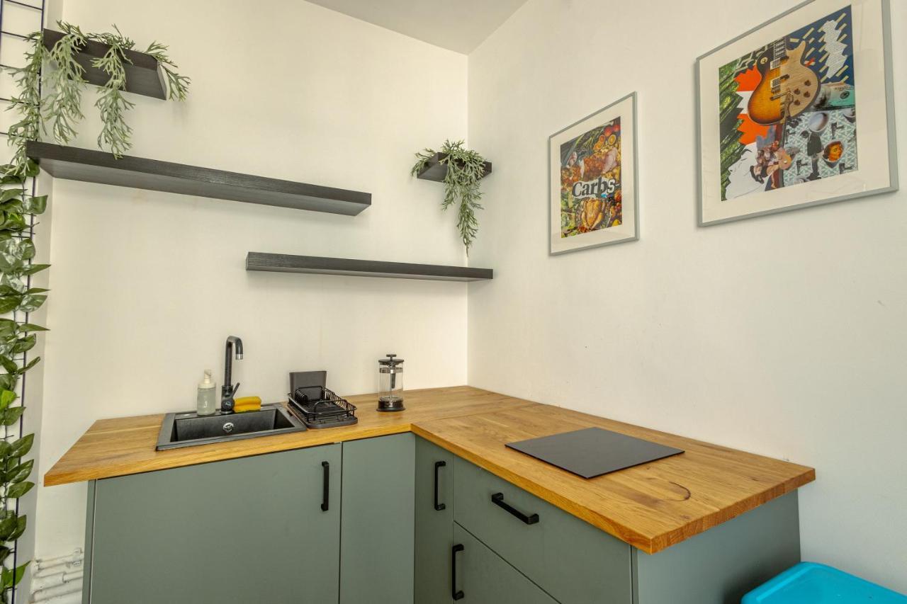 First Hostel Bucur 21 بوخارست المظهر الخارجي الصورة
