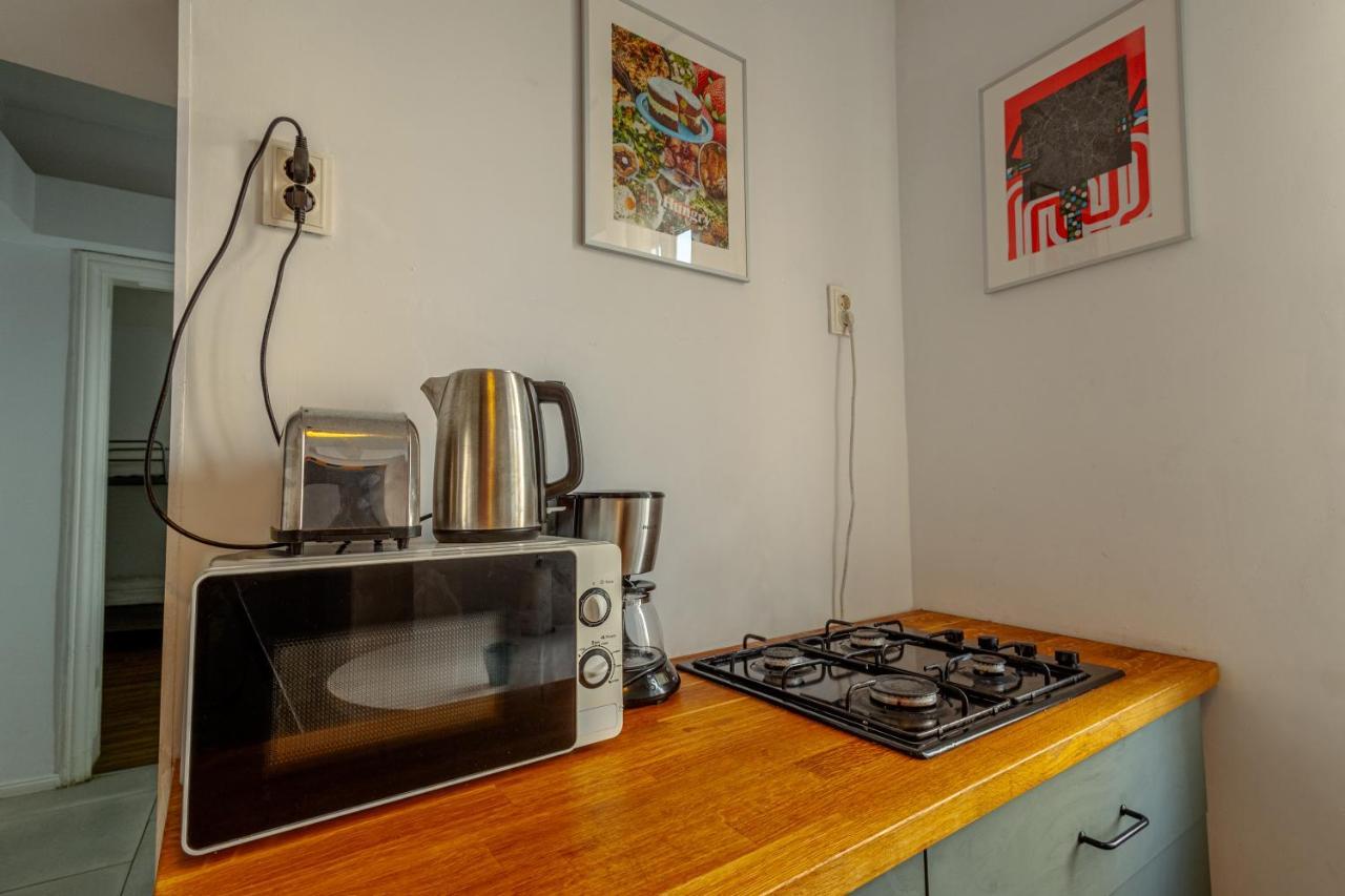 First Hostel Bucur 21 بوخارست المظهر الخارجي الصورة