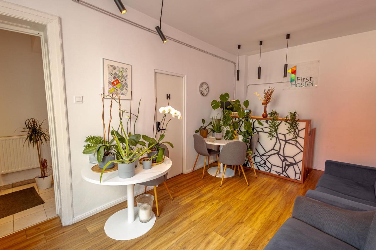 First Hostel Bucur 21 بوخارست المظهر الخارجي الصورة