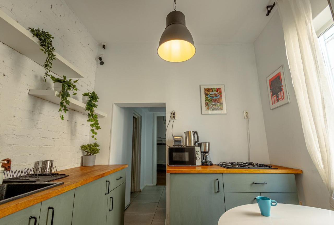 First Hostel Bucur 21 بوخارست المظهر الخارجي الصورة