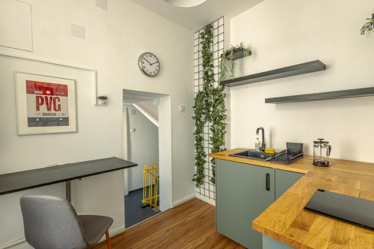 First Hostel Bucur 21 بوخارست المظهر الخارجي الصورة